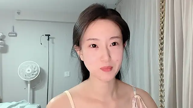 1X-yiyi online show from June 22, 2026, 2:14 pm