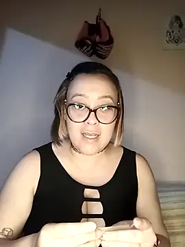 lua-bfly online show from May 26, 2026, 11:03 pm