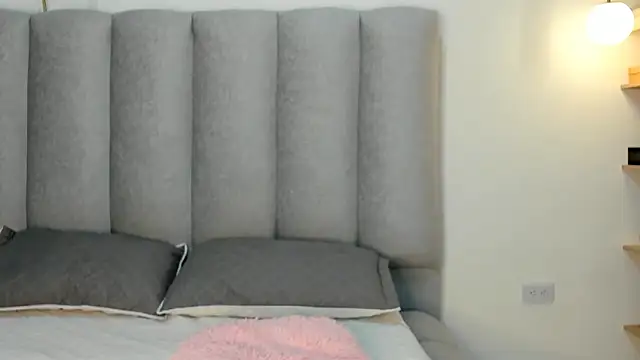 Valentina lux1 online show from May 23, 2026, 3:44 pm