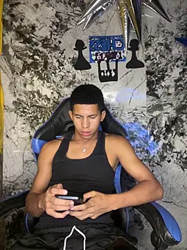 carlos hot12 online show from March 16, 2026, 4:09 am