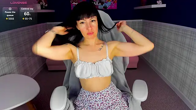 Snapshot of Nika_Blaze chatting on May 8, 2026, 1:20 am Nika Blaze online show from May 8, 2026, 1:20 am
