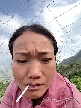 Snapshot of Sullyy_lux chatting on March 18, 2026, 2:26 am Sullyy lux online show from March 18, 2026, 2:26 am