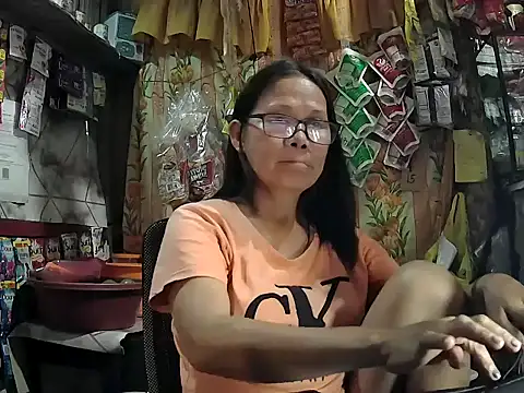 Snapshot of mommylicious_23 chatting on June 23, 2026, 1:09 pm mommylicious 23 online show from June 23, 2026, 1:09 pm