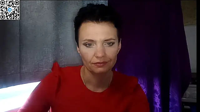 HotMamaQueen234 online show from July 6, 2026, 11:17 am