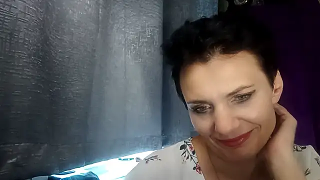 HotMamaQueen234 online show from July 25, 2026, 11:16 am