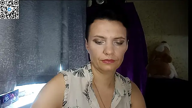 HotMamaQueen234 online show from June 28, 2026, 12:33 pm