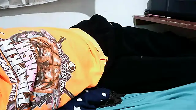 uhonera13 online show from May 22, 2026, 7:45 pm