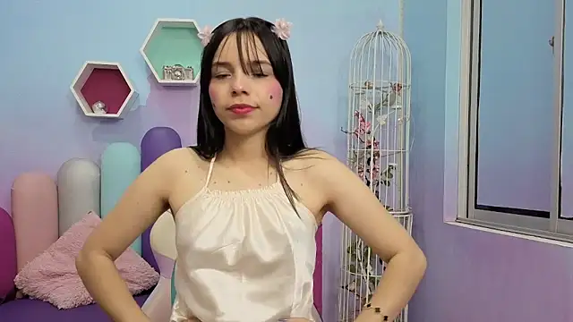 Isaa Skinny online show from June 4, 2026, 3:44 am