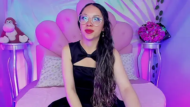 Ashley Benoit online show from June 3, 2026, 2:33 pm