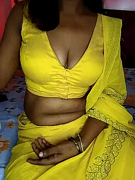 mayakapoor880 online show from June 8, 2026, 10:49 am