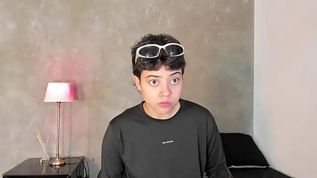 Cris Sasha online show from March 19, 2026, 11:32 am