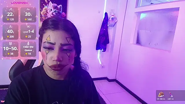 AryahMoonn online show from April 28, 2026, 3:22 am
