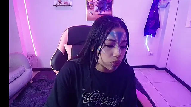 AryahMoonn online show from April 30, 2026, 3:35 am