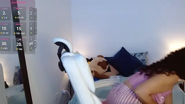 Luciianita lov199 online show from April 26, 2026, 7:33 pm