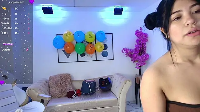 Kitty  meow online show from May 12, 2026, 12:33 pm