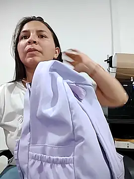 Snapshot of LilasBoobs chatting on April 15, 2026, 1:11 am LilasBoobs online show from April 15, 2026, 1:11 am