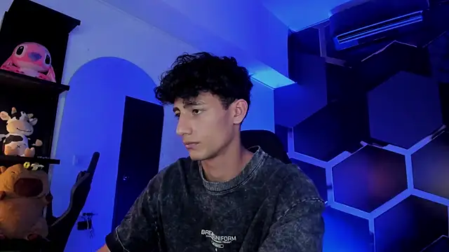 Snapshot of MaxiimoRomano_ chatting on July 11, 2026, 7:03 pm MaxiimoRomano online show from July 11, 2026, 7:03 pm