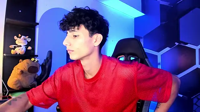 Snapshot of MaxiimoRomano_ chatting on July 9, 2026, 7:24 pm MaxiimoRomano online show from July 9, 2026, 7:24 pm