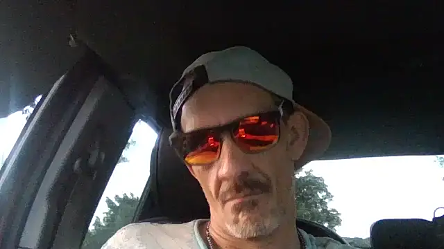 Snapshot of woddy87 chatting on June 6, 2026, 12:16 am woddy87 online show from June 6, 2026, 12:16 am