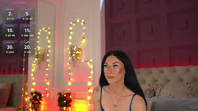 EllieJules online show from July 6, 2026, 3:46 am