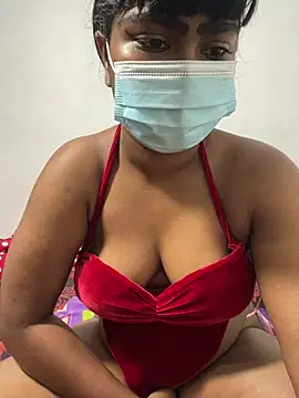 Snapshot of honeyi_babe chatting on August 3, 2026, 4:57 pm honeyi babe online show from August 3, 2026, 4:57 pm