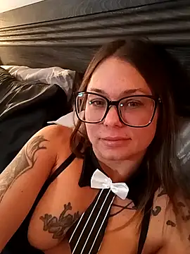 Couple qc online show from April 20, 2026, 11:50 pm