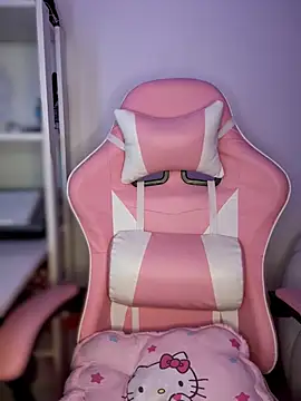 Snapshot of Luna_Chetcuti chatting on March 20, 2026, 10:44 pm Luna Chetcuti online show from March 20, 2026, 10:44 pm