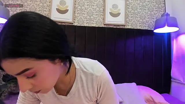 Snapshot of Ammyrah__ chatting on April 1, 2026, 11:44 am Ammyrah online show from April 1, 2026, 11:44 am