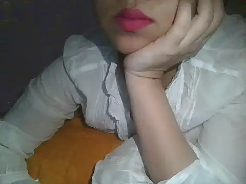 Snapshot of Qween_Seelu chatting on June 20, 2026, 1:32 am Qween Seelu online show from June 20, 2026, 1:32 am