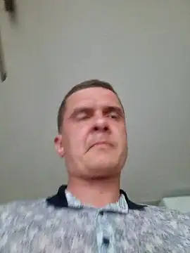 nezinau34 online show from July 22, 2026, 3:03 pm