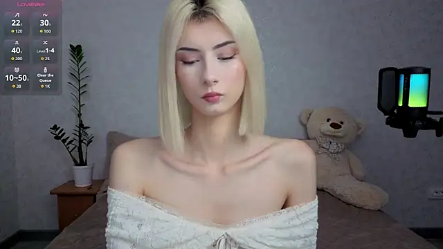 Snapshot of kittysocutie chatting on June 10, 2026, 12:34 am kittysocutie online show from June 10, 2026, 12:34 am