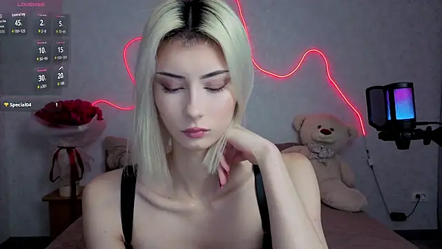 Snapshot of kittysocutie chatting on June 24, 2026, 1:26 am kittysocutie online show from June 24, 2026, 1:26 am