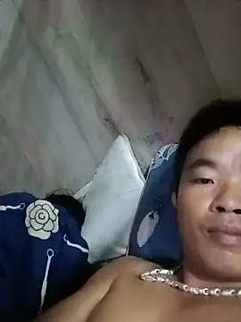 Snapshot of boy-pho- chatting on July 6, 2026, 5:04 pm boy-pho- online show from July 6, 2026, 5:04 pm