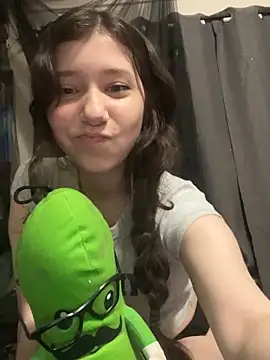 Snapshot of danneillove chatting on March 18, 2026, 6:16 am danneillove online show from March 18, 2026, 6:16 am