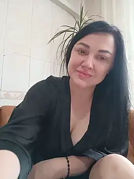 Elsie-Nora online show from June 4, 2026, 7:13 am