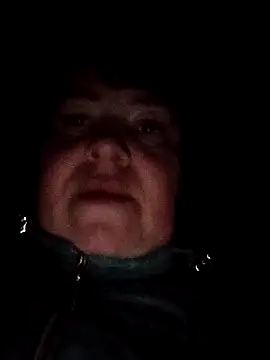 ViktoriaToytor55 online show from April 22, 2026, 8:04 pm