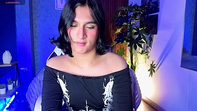 Snapshot of Zoee_Kiss_ chatting on June 25, 2026, 5:12 am Zoee Kiss online show from June 25, 2026, 5:12 am