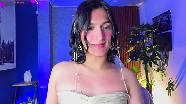 Snapshot of Zoee_Kiss_ chatting on June 27, 2026, 5:35 am Zoee Kiss online show from June 27, 2026, 5:35 am
