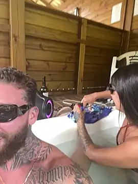 Snapshot of vibe_prive chatting on March 18, 2026, 6:42 pm vibe prive online show from March 18, 2026, 6:42 pm