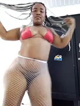 Snapshot of valeryhotbrown chatting on March 21, 2026, 5:28 pm valeryhotbrown online show from March 21, 2026, 5:28 pm