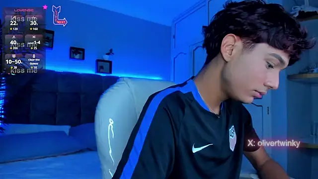 Snapshot of Oliver20__ chatting on March 22, 2026, 4:38 am Oliver20 online show from March 22, 2026, 4:38 am