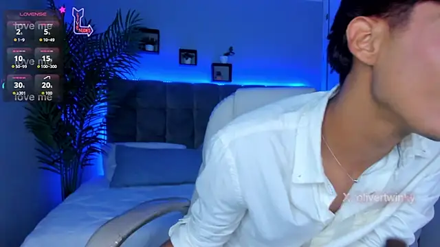 Snapshot of Oliver20__ chatting on March 21, 2026, 8:30 am Oliver20 online show from March 21, 2026, 8:30 am