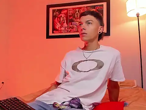 Snapshot of Noahh_Saky chatting on March 21, 2026, 3:19 am Noahh Saky online show from March 21, 2026, 3:19 am