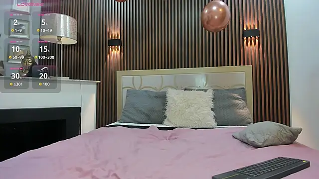 charlotblake online show from May 8, 2026, 4:49 am