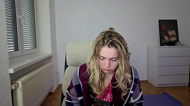 EvaKraz online show from April 26, 2026, 9:39 am