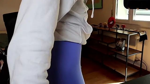 leggingshot1 online show from March 19, 2026, 2:50 pm