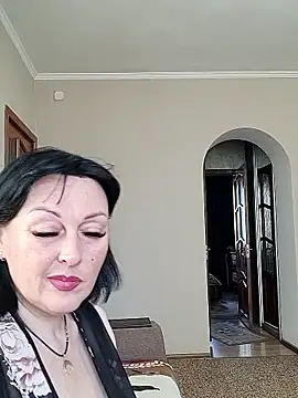 HelgaDennis online show from June 8, 2026, 4:29 pm
