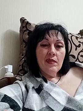 HelgaDennis online show from May 17, 2026, 6:41 pm
