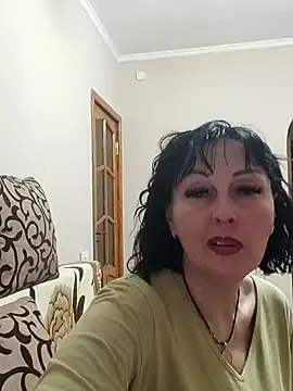 HelgaDennis online show from April 27, 2026, 7:01 pm
