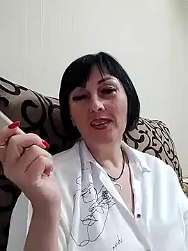Snapshot of HelgaDennis chatting on July 10, 2026, 5:57 pm HelgaDennis online show from July 10, 2026, 5:57 pm